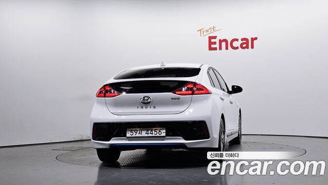 Hyundai Ioniq Q — пробег 303 725 км — фото 4 из 5