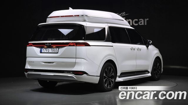 Kia Carnival Diesel 7-Seater Hi-Limousine Signature — пробег 84 697 км — фото 2 из 5
