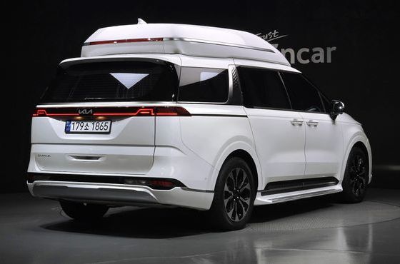 Kia Carnival Diesel 7-Seater Hi-Limousine Signature — пробег 84 697 км — фото 2 из 5