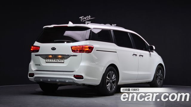 Kia Carnival из Кореи Encar