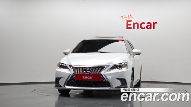 Lexus CT200h 1.8 Supreme ZWA10 — пробег 17 760 км — фото 3 из 5