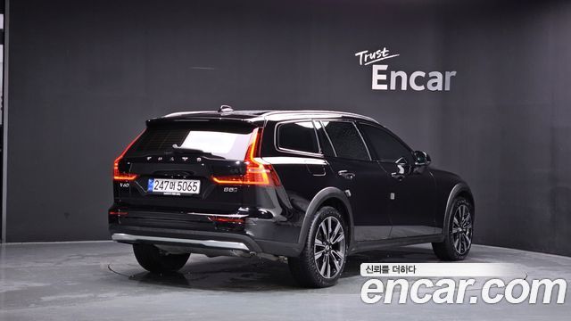 Volvo V60 B5 Ultra AWD — пробег 5 771 км — фото 2 из 5