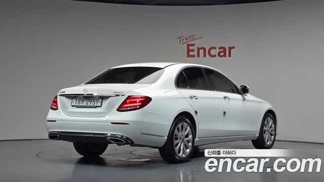 Mercedes-Benz E-Class из Кореи Encar