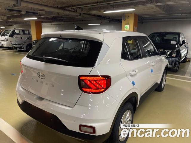 Hyundai Venue 1,6 Premium — пробег 1 км — фото 2 из 5