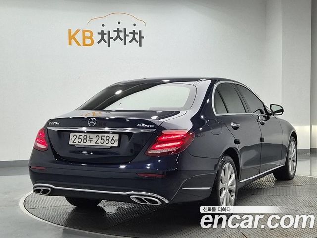 Mercedes-Benz E-Class из Кореи Encar