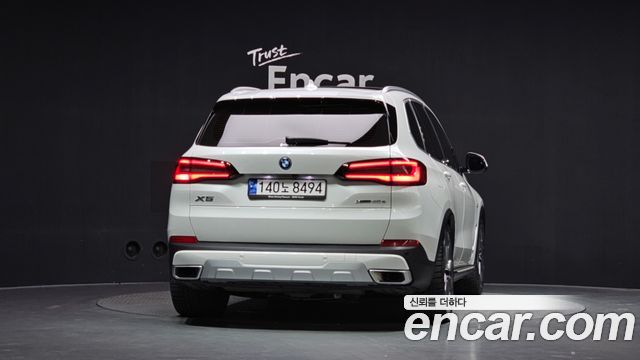 BMW X5 xDrive 45e xLine — пробег 47 299 км — фото 4 из 5