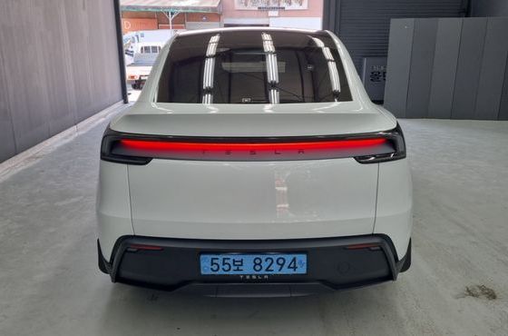 Tesla Model Y Premium RWD — пробег 9 500 км — фото 4 из 5