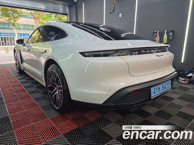 Porsche Taycan Base — пробег 47 300 км — фото 2 из 5