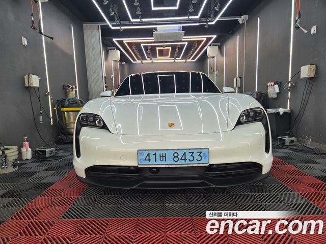 Porsche Taycan Base — пробег 47 300 км — фото 3 из 5