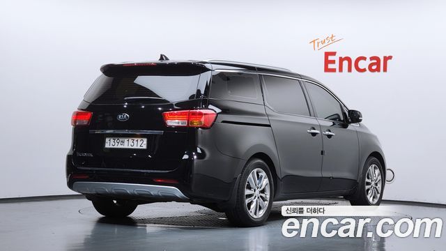 Kia Carnival из Кореи Encar