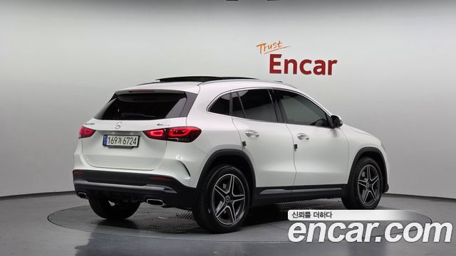 Mercedes-Benz GLA-Class GLA250 4MATIC — пробег 33 480 км — фото 2 из 5
