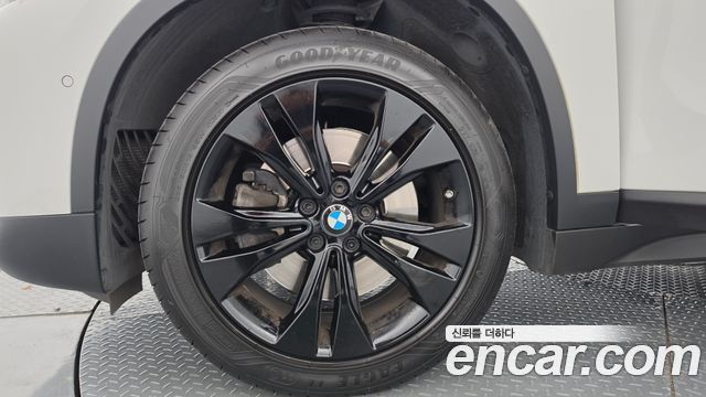 BMW X1 xDrive 20i Advantage — пробег 42 091 км — фото 5 из 5