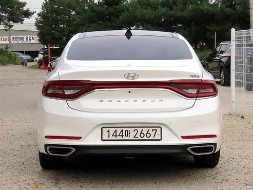 Hyundai Grandeur Premium — пробег 75 454 км — фото 4 из 5