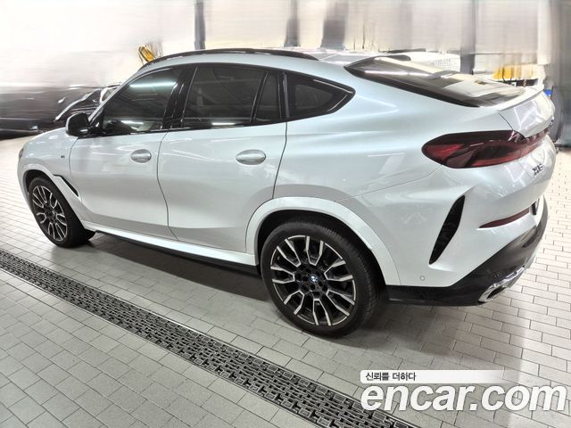 BMW X6 xDrive40i M Sport — пробег 16 961 км — фото 2 из 5