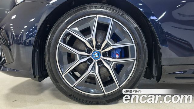 BMW i5 eDrive 40 M Sport — пробег 48 892 км — фото 5 из 5