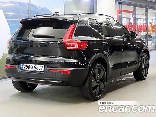 Volvo XC40 B4 Black Edition — пробег 45 826 км — фото 4 из 5