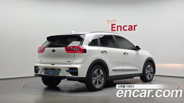 Kia Niro Noblesse — пробег 67 651 км — фото 2 из 5