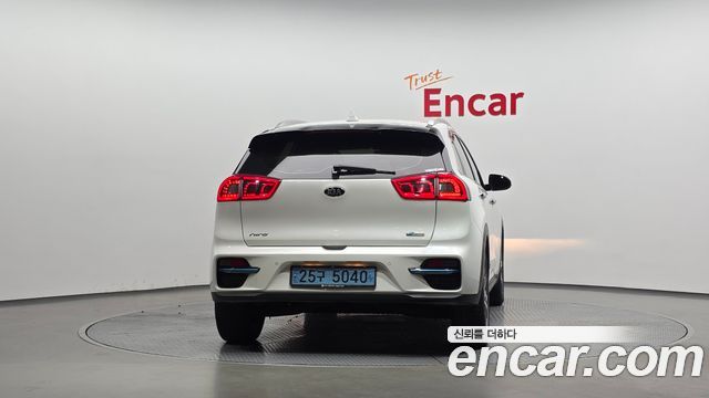 Kia Niro Noblesse — пробег 67 651 км — фото 4 из 5