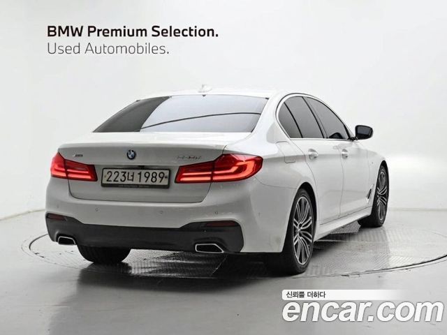 BMW 5-Series 520d xDrive M Sport Package Plus — пробег 121 684 км — фото 2 из 5
