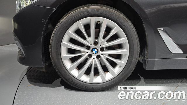 BMW 5-Series 520d xDrive Luxury Plus — пробег 68 730 км — фото 5 из 5