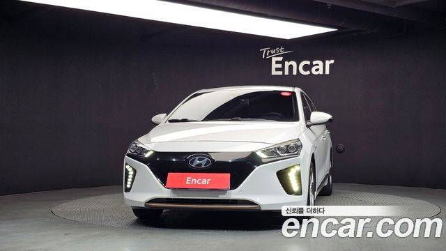 Hyundai Ioniq Q — пробег 66 341 км — фото 3 из 5