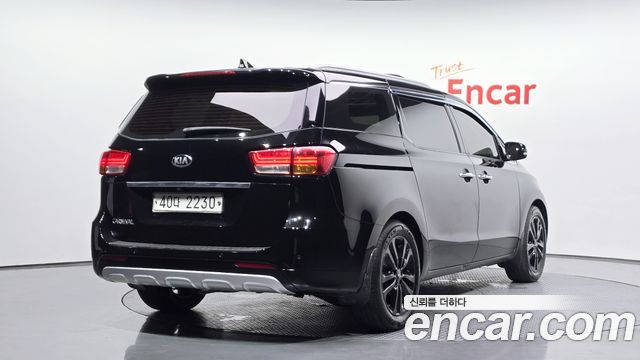 Kia Carnival из Кореи Encar