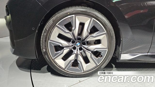BMW i7 xDrive 60 Design Pure Excellence — пробег 49 517 км — фото 5 из 5