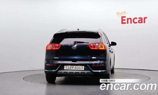 Kia Niro 1.6 Plug-in HEV Noblesse — пробег 236 828 км — фото 4 из 5