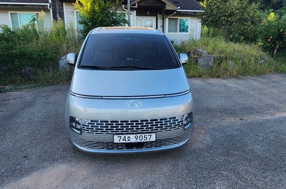 Hyundai Staria L3.5 Tourer 11-Seater Modern — пробег 140 000 км — фото 3 из 5