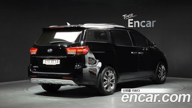 Kia Carnival 9-Seater Noblesse Special — пробег 97 469 км — фото 2 из 5