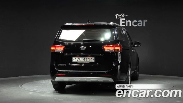 Kia Carnival 9-Seater Noblesse Special — пробег 97 469 км — фото 4 из 5