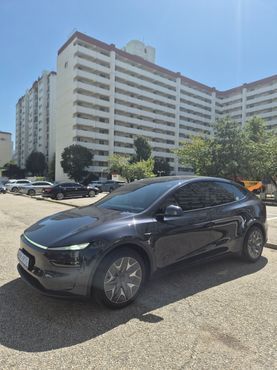 Tesla Model Y L Long Range AWD — пробег 20 км — фото 2 из 5