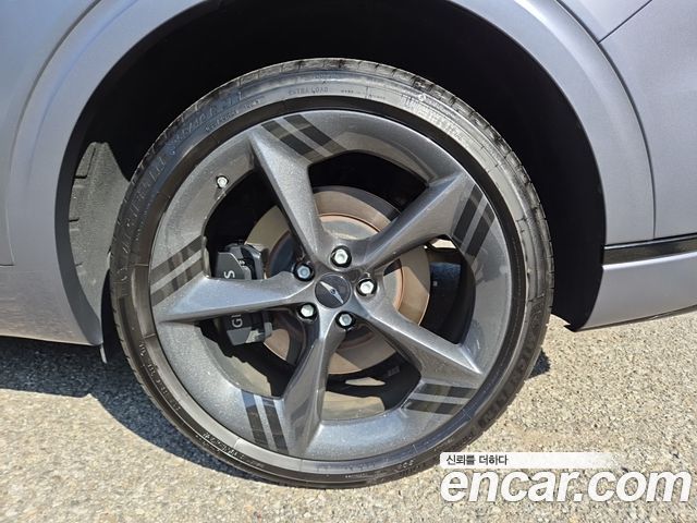 Genesis GV70 2.5T Gasoline AWD — пробег 10 000 км — фото 5 из 5