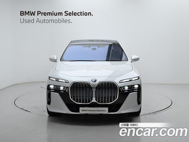 BMW 7-Series 740i xDrive M Sport — пробег 4 419 км — фото 3 из 5