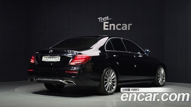 Mercedes-Benz E-Class из Кореи Encar