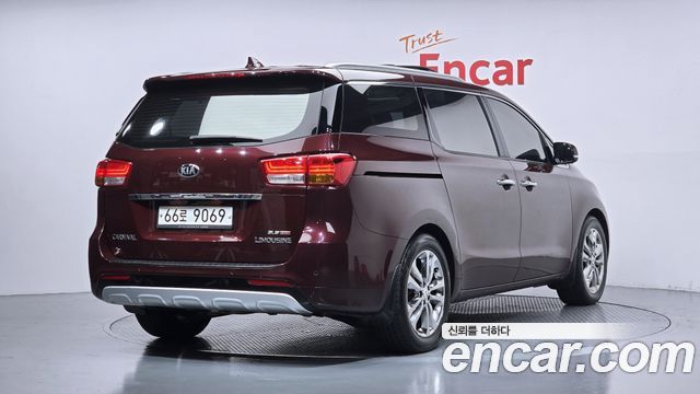 Kia Carnival Gasoline 7-seater Limousine President — пробег 121 882 км — фото 2 из 5