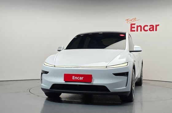 Tesla Model Y L Long Range AWD — пробег 4 705 км — фото 3 из 5