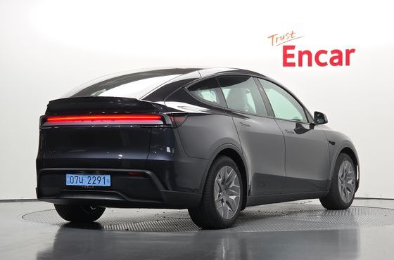 Tesla Model Y L Long Range AWD — пробег 29 км — фото 2 из 5