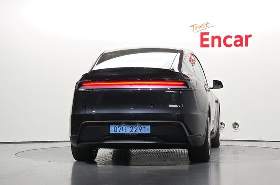 Tesla Model Y L Long Range AWD — пробег 29 км — фото 4 из 5