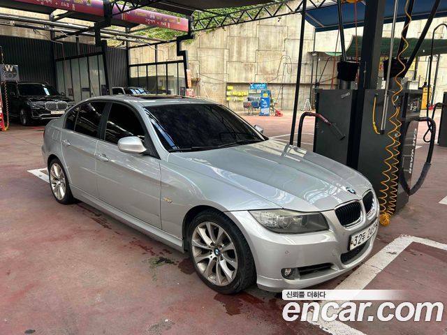 BMW 3-Series 320i Sedan — пробег 130 000 км — фото 2 из 5