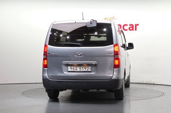 Hyundai Starex Van 3-Seater Style — пробег 314 618 км — фото 4 из 5