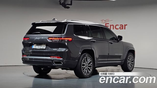 Jeep Cherokee L 3.6 Summit Reserve — пробег 64 075 км — фото 2 из 5