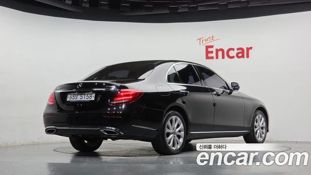 Mercedes-Benz E-Class из Кореи Encar