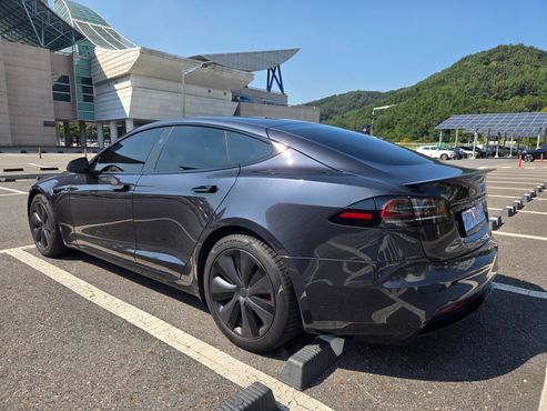 Tesla Model S Plaid — пробег 14 597 км — фото 2 из 5