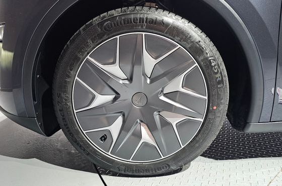 Tesla Model Y L Long Range AWD — пробег 1 195 км — фото 5 из 5