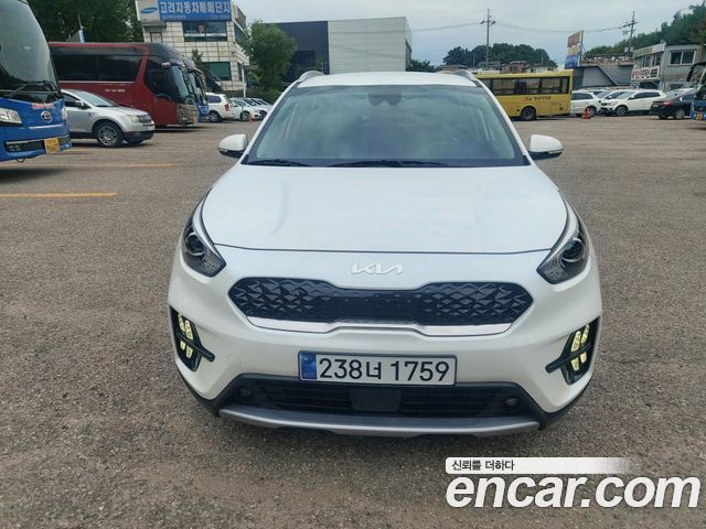 Kia Niro 1.6 HEV Prestige — пробег 40 000 км — фото 1 из 5