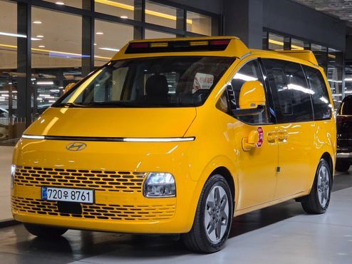 Hyundai Staria L3.5 Kinder Safety Car 11-Seater — пробег 7 200 км — фото 1 из 5