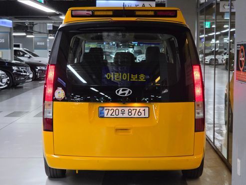Hyundai Staria L3.5 Kinder Safety Car 11-Seater — пробег 7 200 км — фото 3 из 5