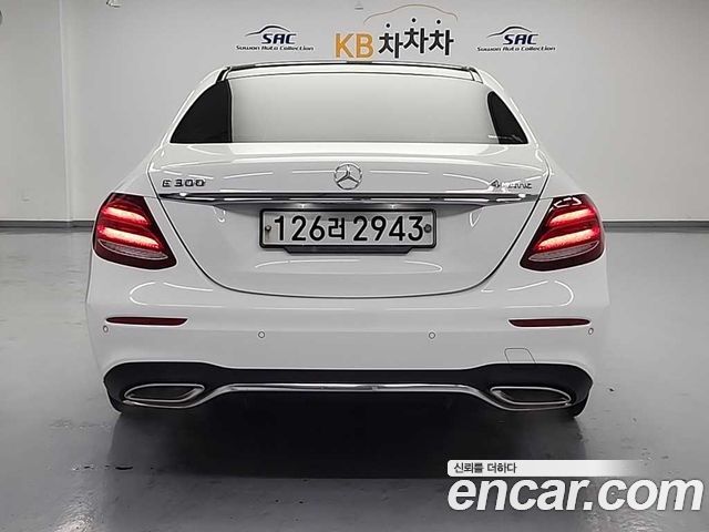 Mercedes-Benz E-Class E300 4MATIC AMG Line — пробег 123 447 км — фото 4 из 5