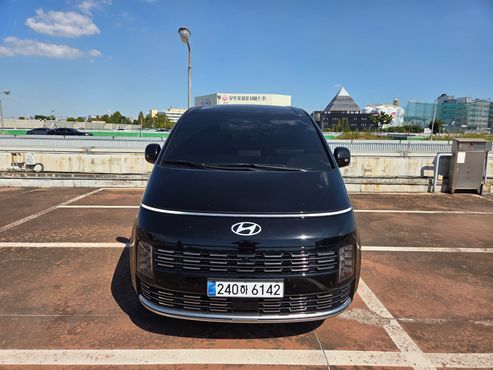 Hyundai Staria L3.5 Lounge 7-Seater Inspiration — пробег 1 072 км — фото 1 из 5